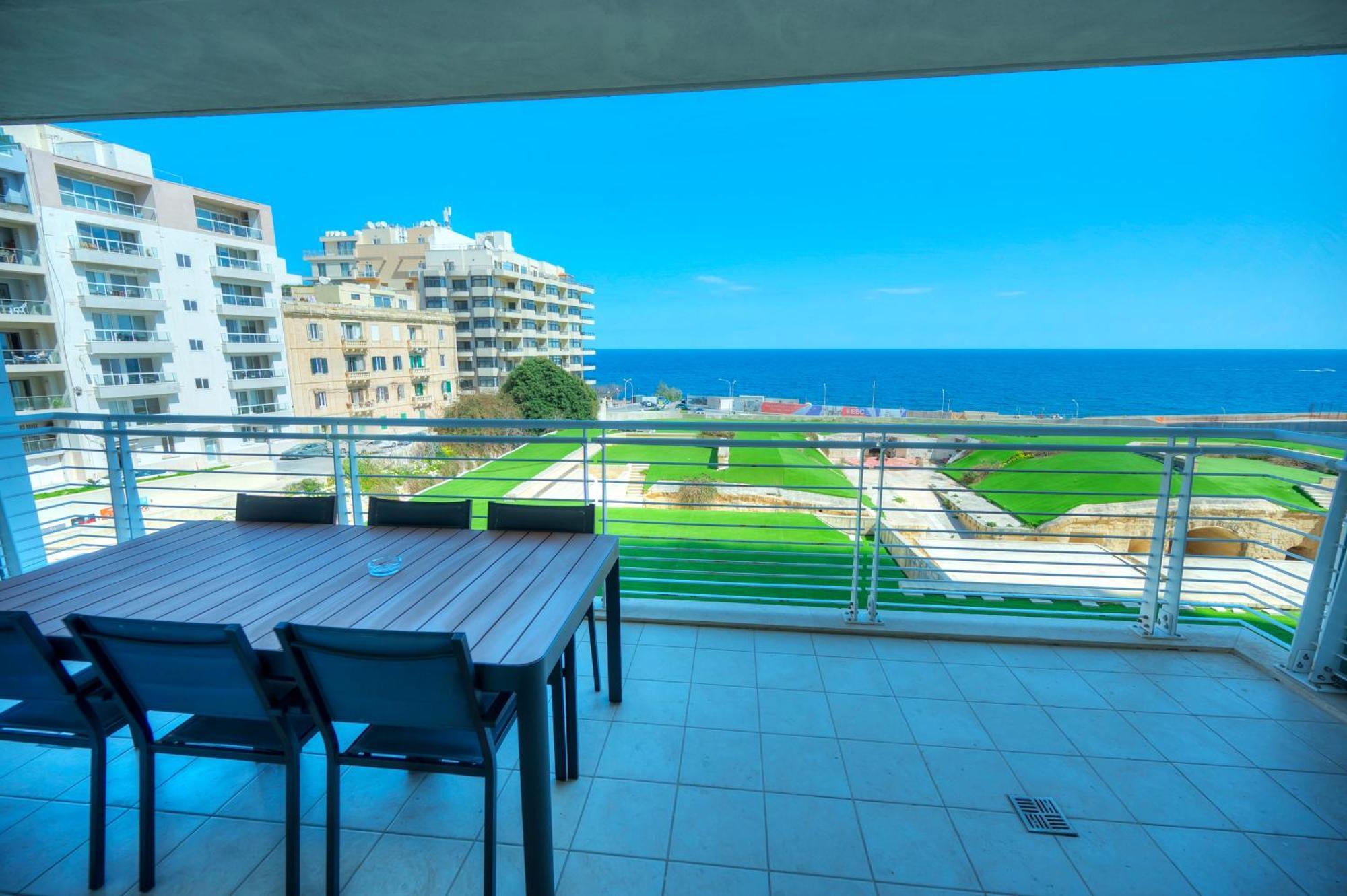Fort Cambridge Apartments Sliema Exterior photo